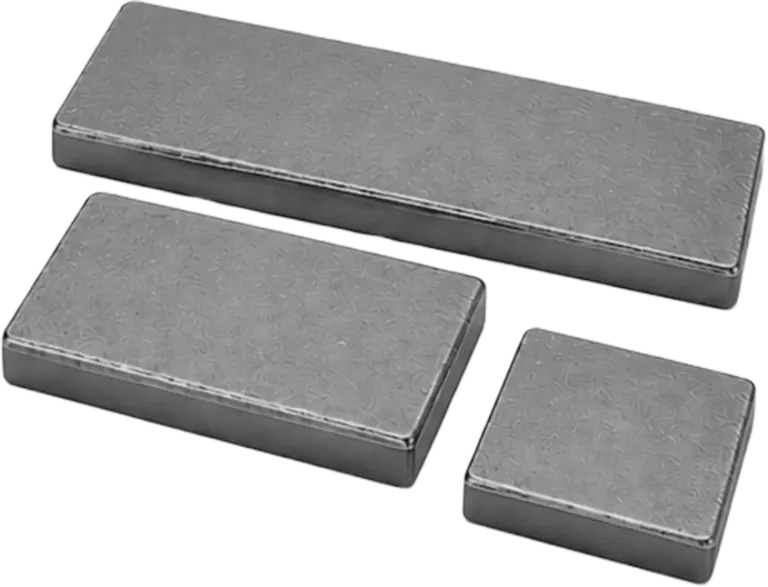 Chromium carbide overlay plate
